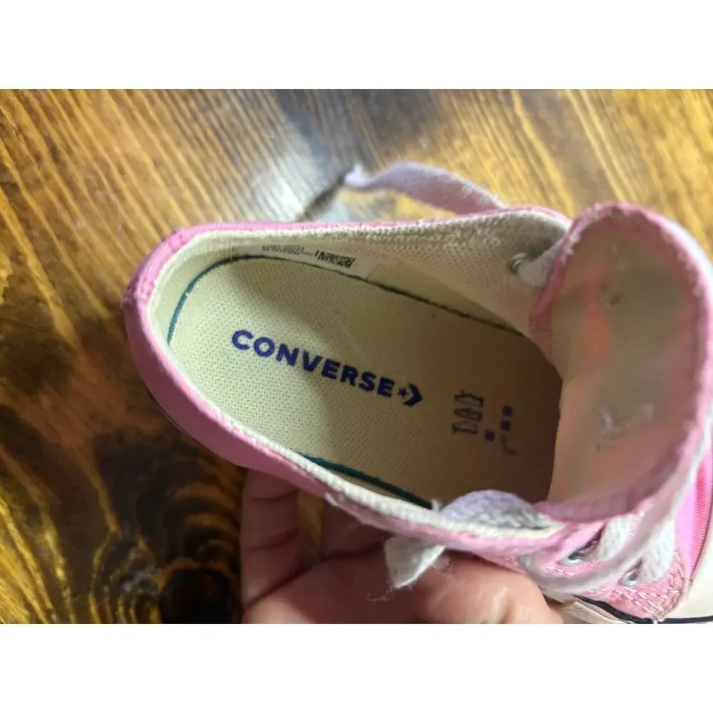 Converse Pink Sneakers Size 9‎